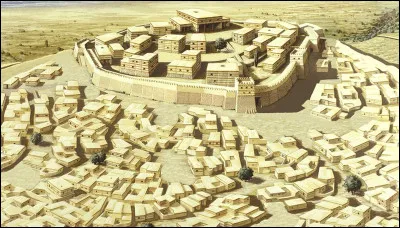 Combien de fois la cité de Troie a-t-elle été reconstruite entre le IIIe millénaire et le IVe siècle av J. -C ?