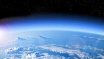 Qu'est-ce qui nous protège des rayons ultraviolets du Soleil ?