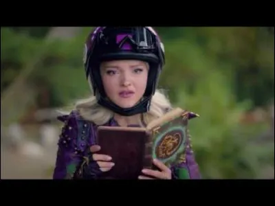 Quel sortilège utilise Mal pour retourner sur l'île de l'Oubli ?