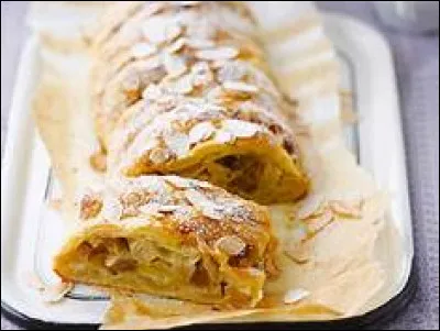 Prenez une pâte feuilletée, garnissez-la de pommes, de cannelle et de sucre en poudre puis passez-la au four avant de la couper en tranches et de la servir chaude, accompagnée d'une crème glacée, et vous voilà avec un excellent strudel aux pommes ! De quel pays européen vient-il ?