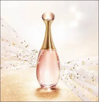 En 1882, Paul Parquet créait le tout premier parfum à partir d'un produit de synthèse, la coumarine. Quelle odeur cette molécule présente-t-elle ?