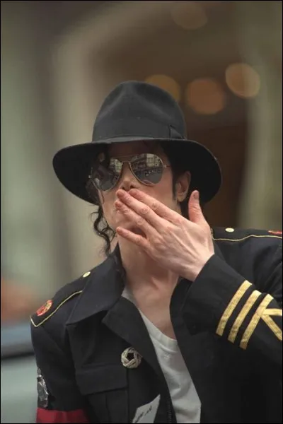 Parmi ces parfums, quel est celui que Michael portait ?