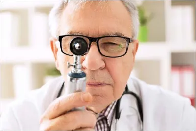 Pour me faire pardonner mes questions un peu longuettes, je vous fais cadeau de celle-ci : quelle spécialité médicale a notamment pour sujet d'étude le nez ?