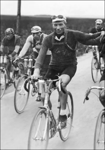 Ce coureur cycliste luxembourgeois qui a remporté le Tour de France à deux reprises, en 1927 et en 1928, c'est ... Franz.