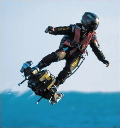Qui est ce Franky, inventeur du Flyboard avec lequel il réussit l'exploit de traverser la manche le 4 août 2019 ?