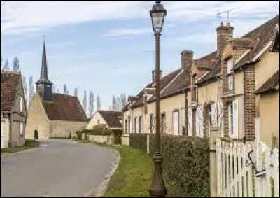 Nous sommes à présent dans le Centre-Val-de-Loire, à Langesse. Petit village de 79 habitants, dans la région agricole de l'Orléanais, il se situe dans le département ...