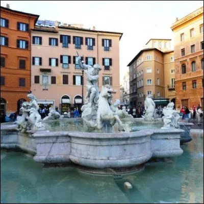 Quelle est la plus grande fontaine de Rome ?