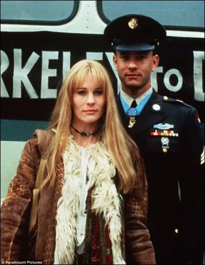 À la fin du film, de quoi meurt Jenny ?