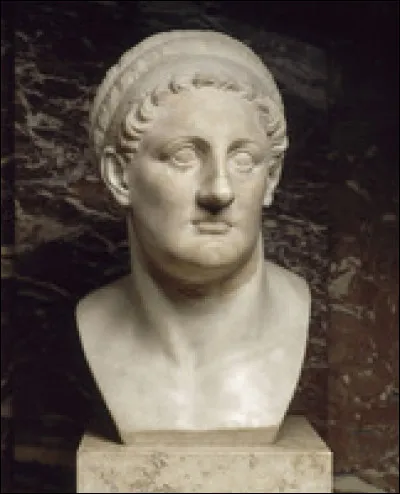 Général macédonien d'Alexandre le Grand, devenu satrape d'Égypte au partage de l'empire d'Alexandre en 323 ; fondateur de la dynastie lagide (du nom de son père Lagos) qui règne sur l'Égypte jusqu'à la conquête romaine : c'est ...