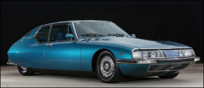 Quelle est cette automobile française de grand tourisme équipée d'un moteur 6 cylindres en V Maserati ?