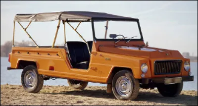 Quel est ce véhicule découvrable français tous chemins ?