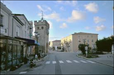 Je vous propose de commencer notre balade quotidienne, à Beaumont-lès-Valence. Ville de l'agglomération Valentinoise, elle se situe dans le département ...