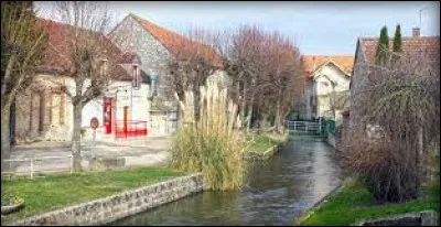 Nous restons dans le Grand-Est, avec cette visite de Trainel. Commune de Champagne crayeuse, elle se situe dans le département ...