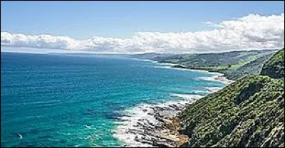 Comment s'appelle le détroit séparant la Tasmanie de l'Australie ?