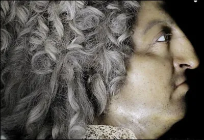 Je suis long et arqué. Je suis...