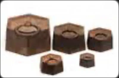 Ensuite, d'après ce qu'on sait, il ferait à peu près combien de tonnes ?