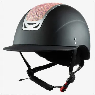 On doit mettre un(e) ... pour monter.