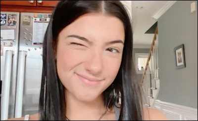 Quel est le nom de la meilleure amie de Charli.