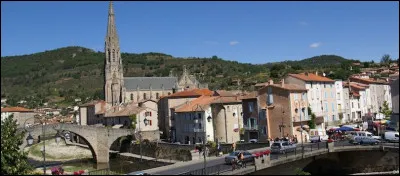 Ville de 8 000 habitants du département de l'Aveyron, traversée par la Sorgues, dans une petite région bordée par le plateau du Larzac, le Rougier de Camarès et la vallée du Tarn :
