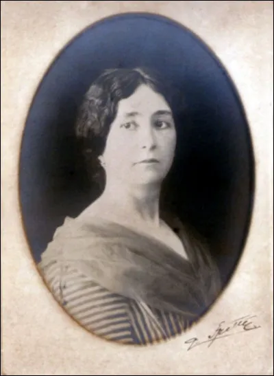 Quel âge a-t-il lorsque Felipa Domènech i Ferrés, sa mère, décède ?