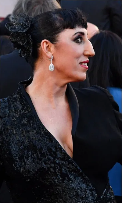 Le nez de Rossy de Palma est...