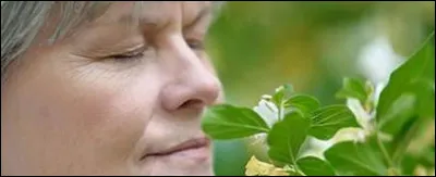 Selon Kant, de quoi l'odorat est-il le parfait opposé ?