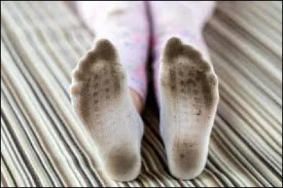 Sentez-moi cette odeur de chaussettes sales ! Qui était dans "Les Chaussettes noires" ?