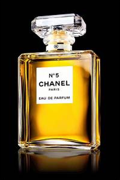 Quelle personnalité a permis au parfum N°5 de Chanel de se faire connaître du grand public ?