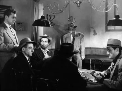 Dans ce film de Jules Dassin, Tony, ex-caïd, prépare minutieusement avec ses amis le braquage d'une bijouterie parisienne ; une bande rivale veut ensuite s'approprier le magot. Quel est ce film ?