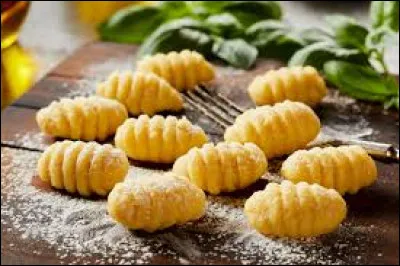 Que trouve-t-on généralement dans un gnocchi ?