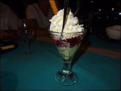 Et enfin, voici une spécialité des montagnes du département de l'Isère, dans les Alpes, dont je vous laisse deviner les arômes !