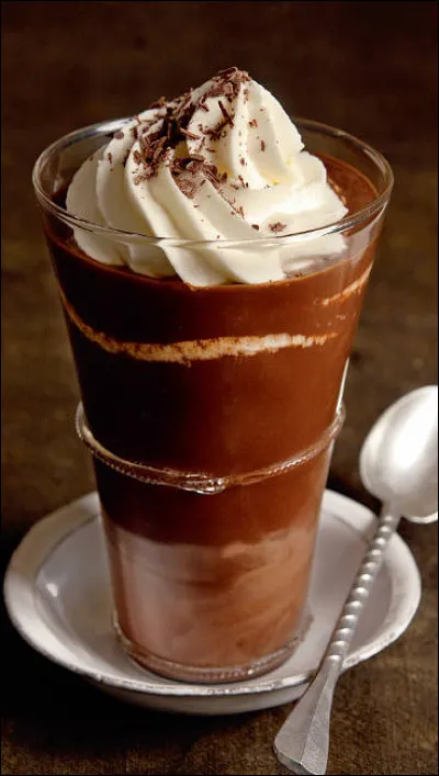 À quoi sont parfumées les boules de glace du chocolat liégeois ?