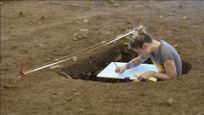 Qu'est-ce qu'un levé topographique sur un chantier de fouille archéologique ?