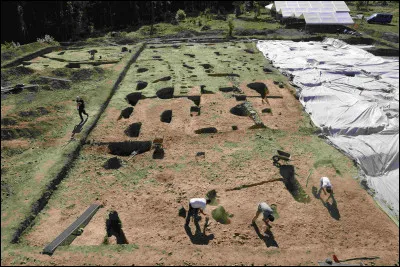 Parmi ces disciplines, laquelle est une discipline complémentaire de la topographie ?