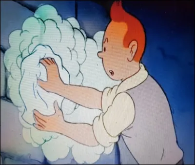 Quel gaz surgit du mur lorsque Tintin se fait propulser au sous-sol ?