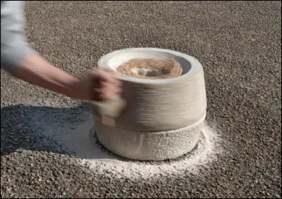 Lequel de ces art&eacute;facts retrouv&eacute;s &agrave; Bibracte est en bois ?