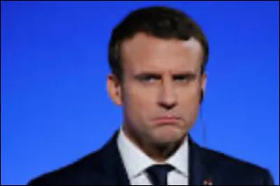 Tiens, tiens, tiens, mais qui voilà ? Je suis tombé nez à nez avec lui sur les Champs-Élysées et il me semble qu'il gouverne quelque chose. Qui est-ce ?