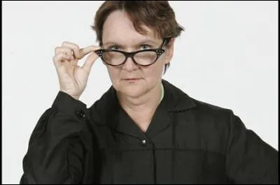 Pendant un cours avec Mme Dubourget qui enseigne le français, alors que les pensionnaires devaient rédiger une rédaction à propos de leur avenir, quel élève a choqué la classe en disant ''je préfère faire la fête et voir mes maîtresses à Ibiza, l'autre au Seychelles et la dernière à Las Vegas'' ?