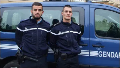 La police t'arr&ecirc;te au volant. Tu as un peu bu... et puis bon, un peu beaucoup... et puis, bon, vraiment beaucoup en fait. C'&eacute;tait d&eacute;j&agrave; pas trop clair dans ta t&ecirc;te, mais l&agrave;... Alors, pour te faire pardonner...