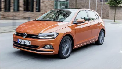 Quelle est cette marque de voiture ?