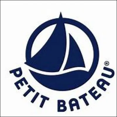 Que produit l'usine Petit Bateau de Troyes ?