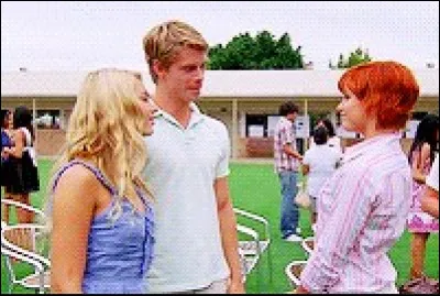 Comment s'appelle l'ennemie des sirènes (principalement de Bella) dans la saison 3 ?