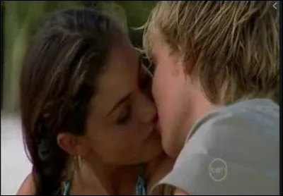 De qui Cléo est-elle amoureuse ?