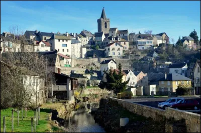 Petite ville de 4 000 habitants du département de la Lozère, située à 1000 mètres d'altitude dans l'ouest de la Margeride :