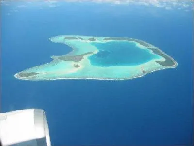 Quelle place au classement des plus grands atolls du monde possde Rangiroa ?