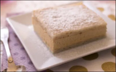 Quel est ce gâteau russe constitué d'un biscuit fourré de crème au beurre et saupoudré de sucre glace ?
