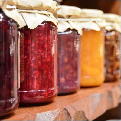 Comment appelle-t-on une élaboration culinaire visant à rehausser le goût d'un aliment ?