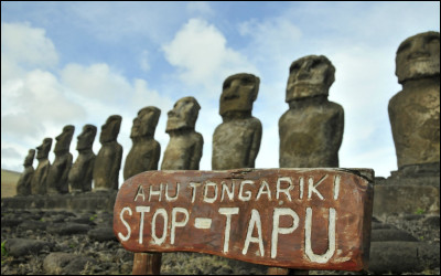 Retrouver le nom de cette île, c'est aussi retrouver le nom de ces statues !