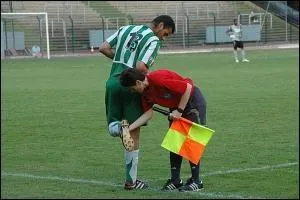 Que fait l'arbitre ?