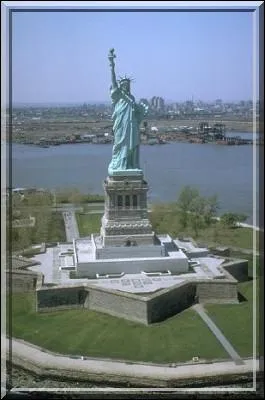Dans quelle ville se trouve la Statue de la Liberté ?